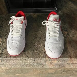 💥 Jordan 1 Retro Low OG
University Red